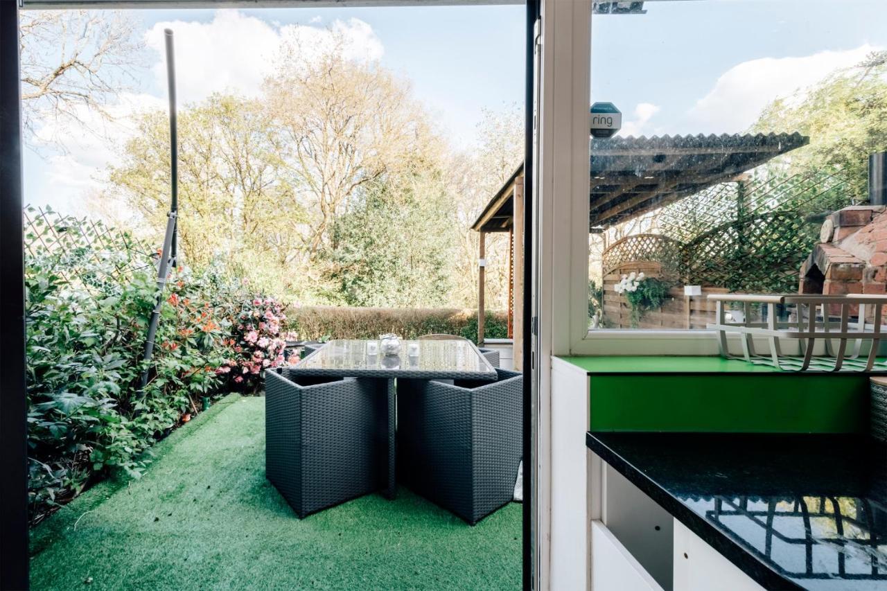 ボルトン Luxury Unique Townhouse With Hottub & Pizza Ovenヴィラ エクステリア 写真